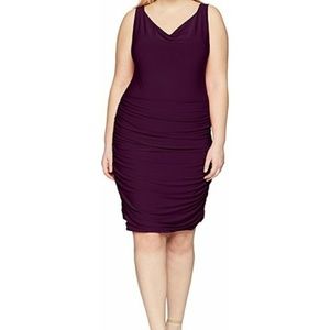 Slimming Rouched sweetheart neckline dress in Plum